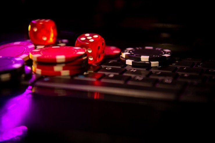 Pengguna mengakses platform hiburan sports dan casino melalui smartphone di berbagai kota di Indonesia